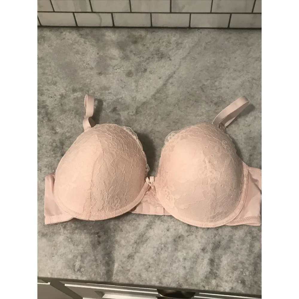 Laura Ashley Bra Womens 40D Pale Pink Padded Underwire 3700-16‎ Lacey Romantic